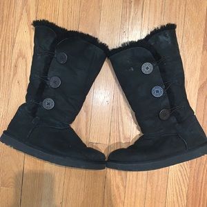 Ugg three button black shoes